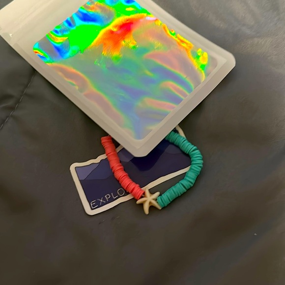 A petty kids bracelet! - Picture 1 of 3